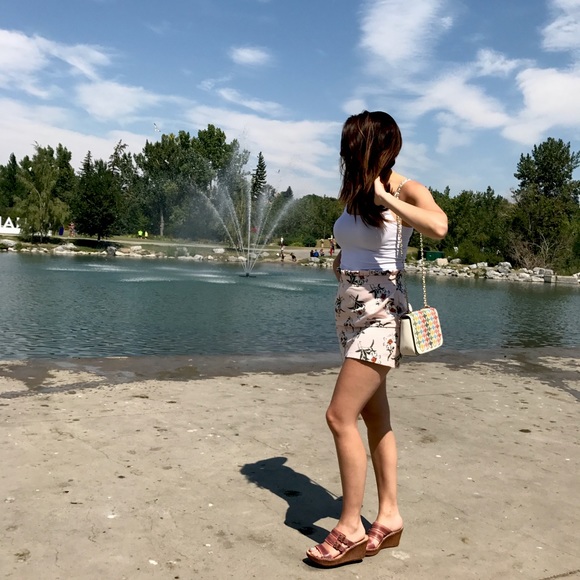 Pink flowery mini skirt - Picture 4 of 4